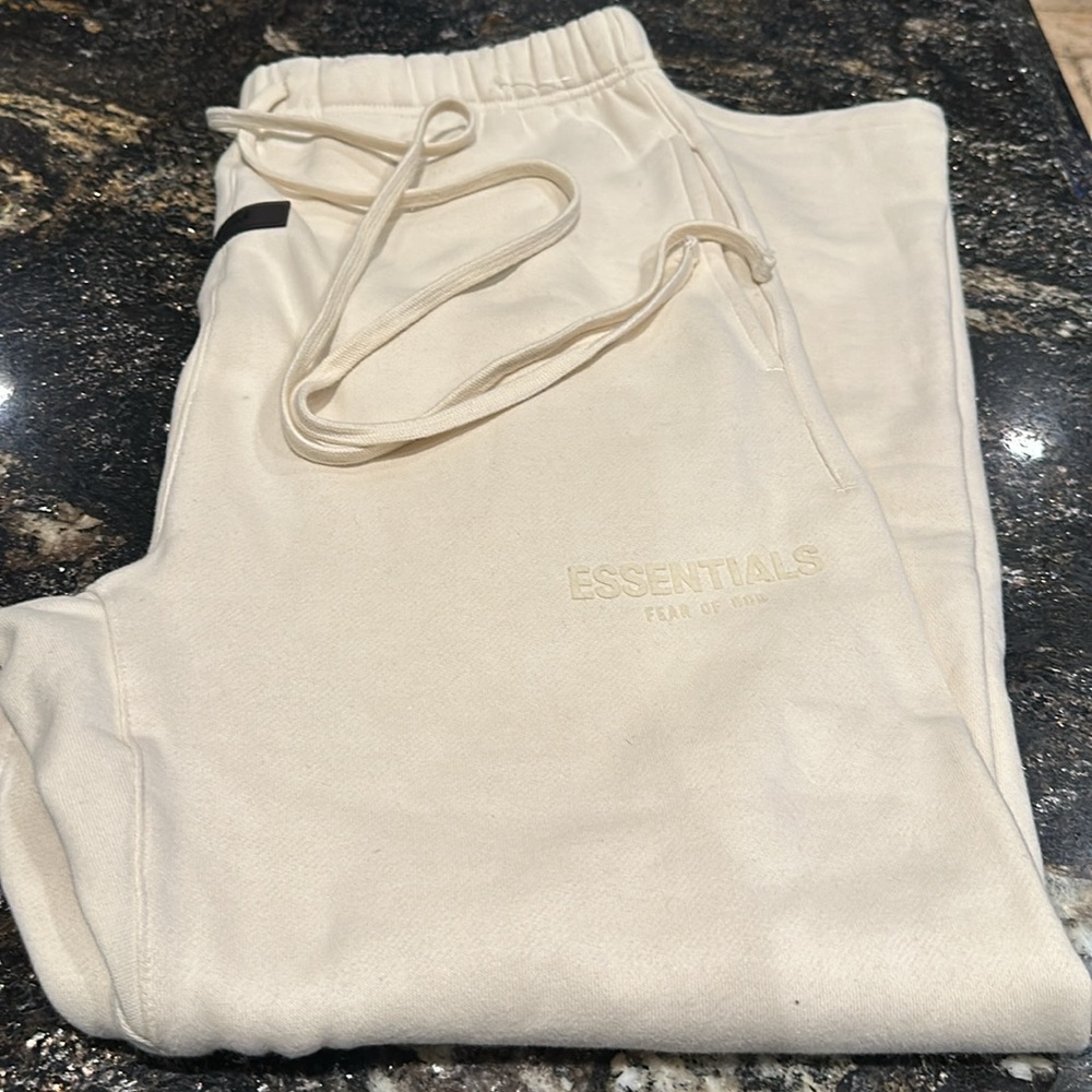 Essentials  Sweatpants Men’s Medium